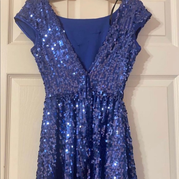 Never worn without tags , sequin and blue - Picture 3 of 3